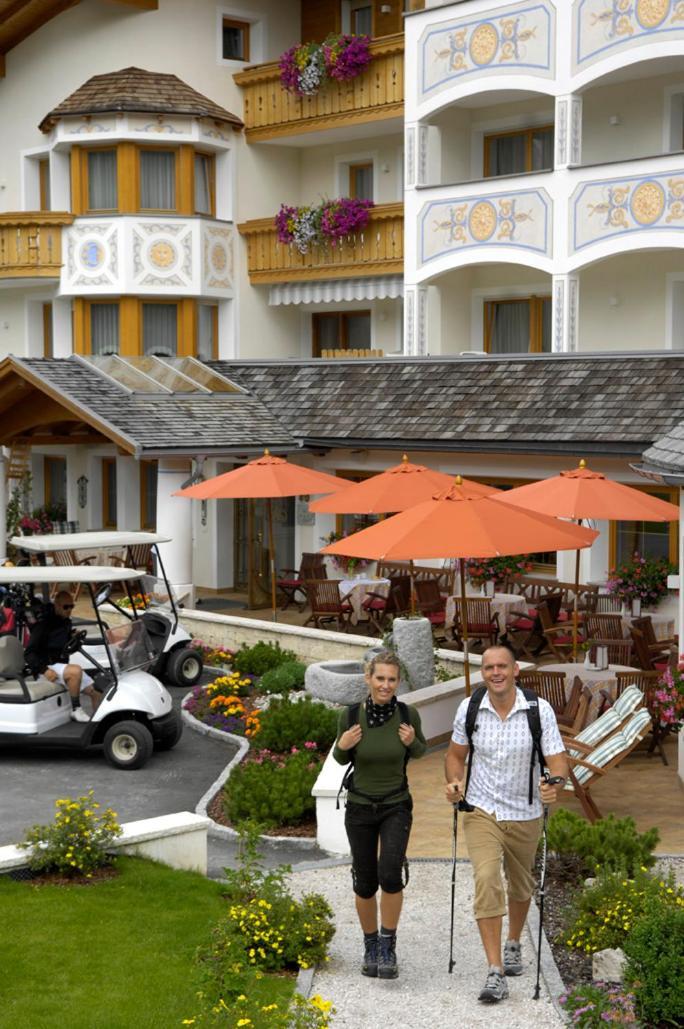 Hotel Costes Corvara In Badia Luaran gambar