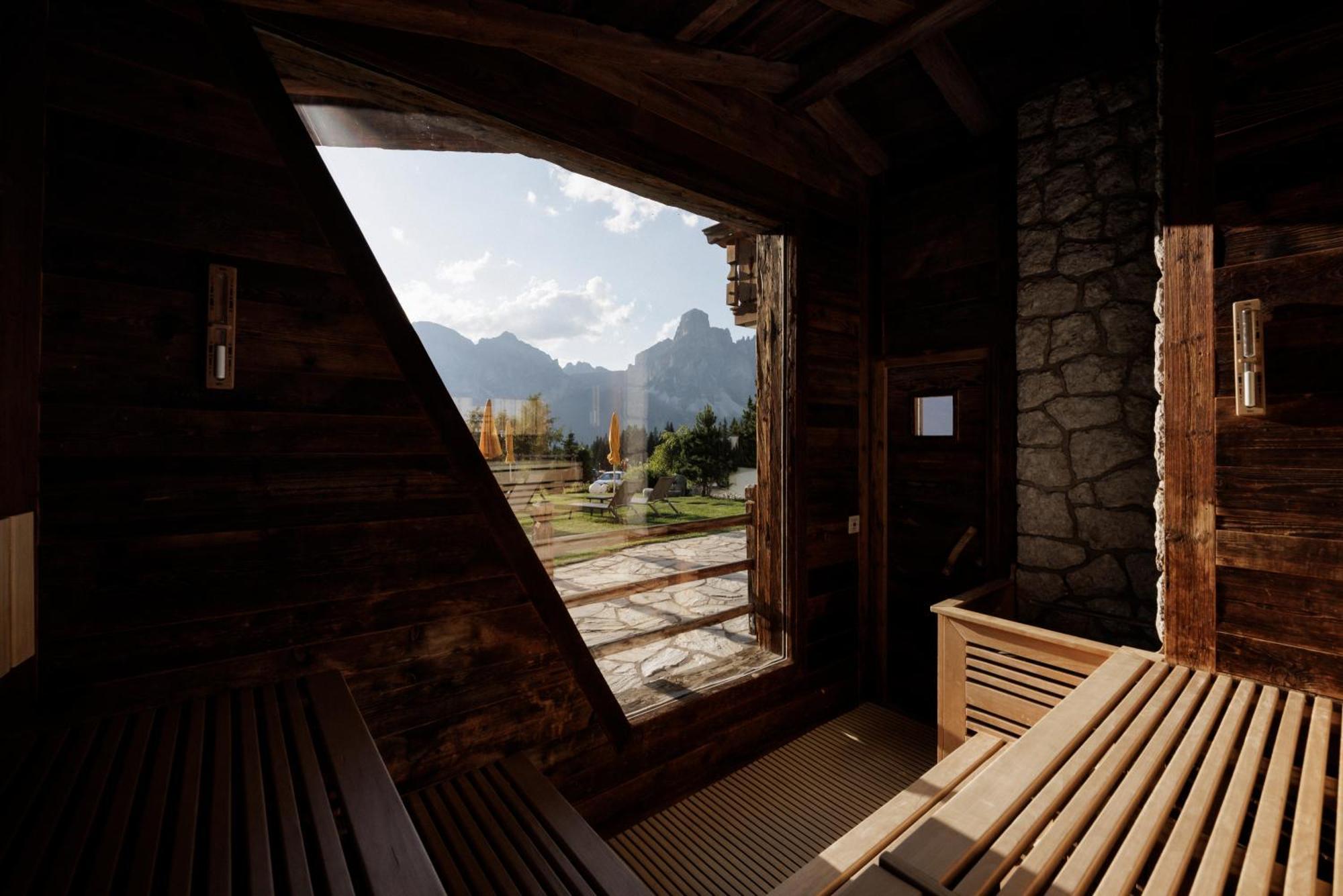 Hotel Costes Corvara In Badia Luaran gambar