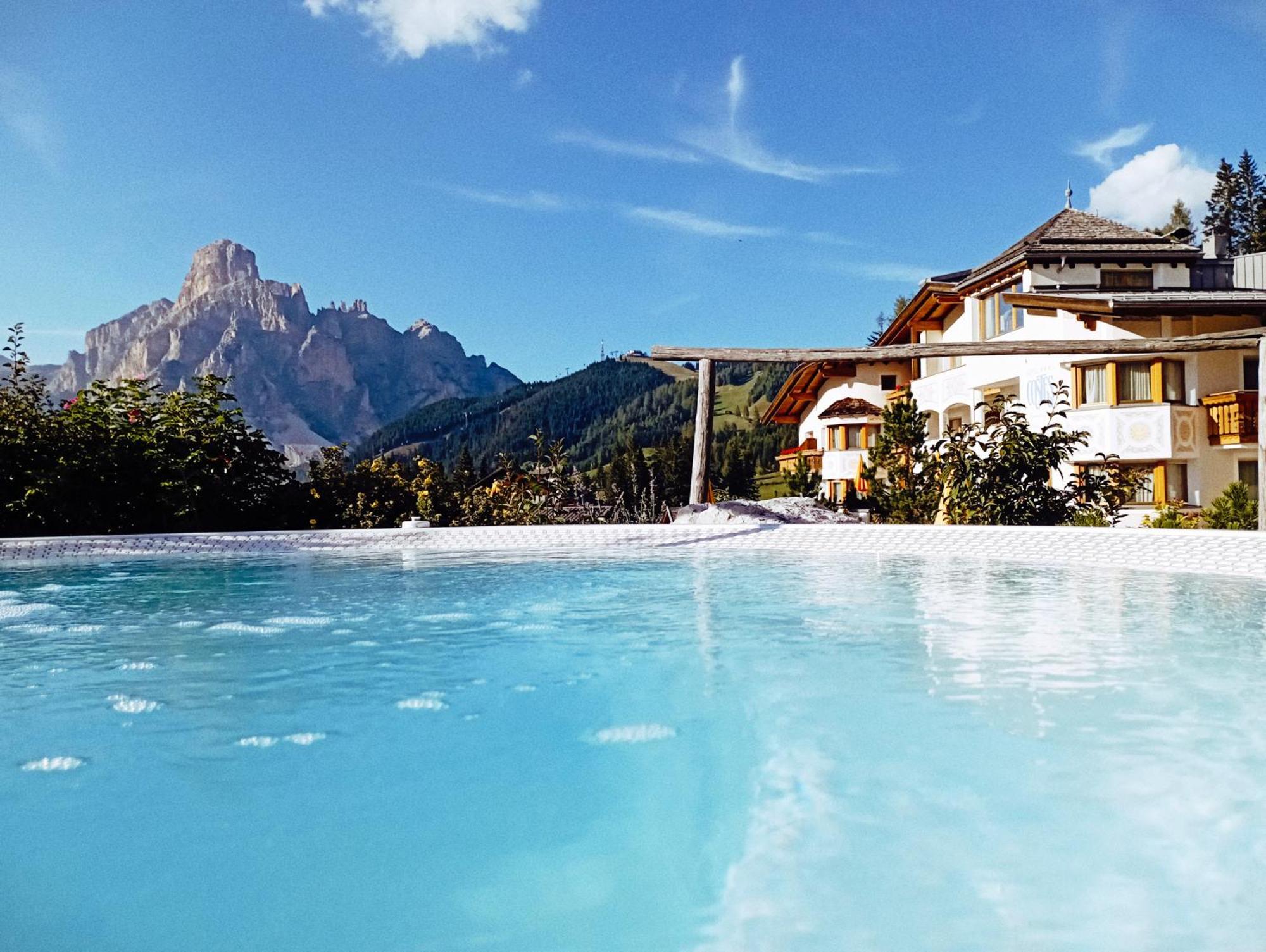 Hotel Costes Corvara In Badia Luaran gambar