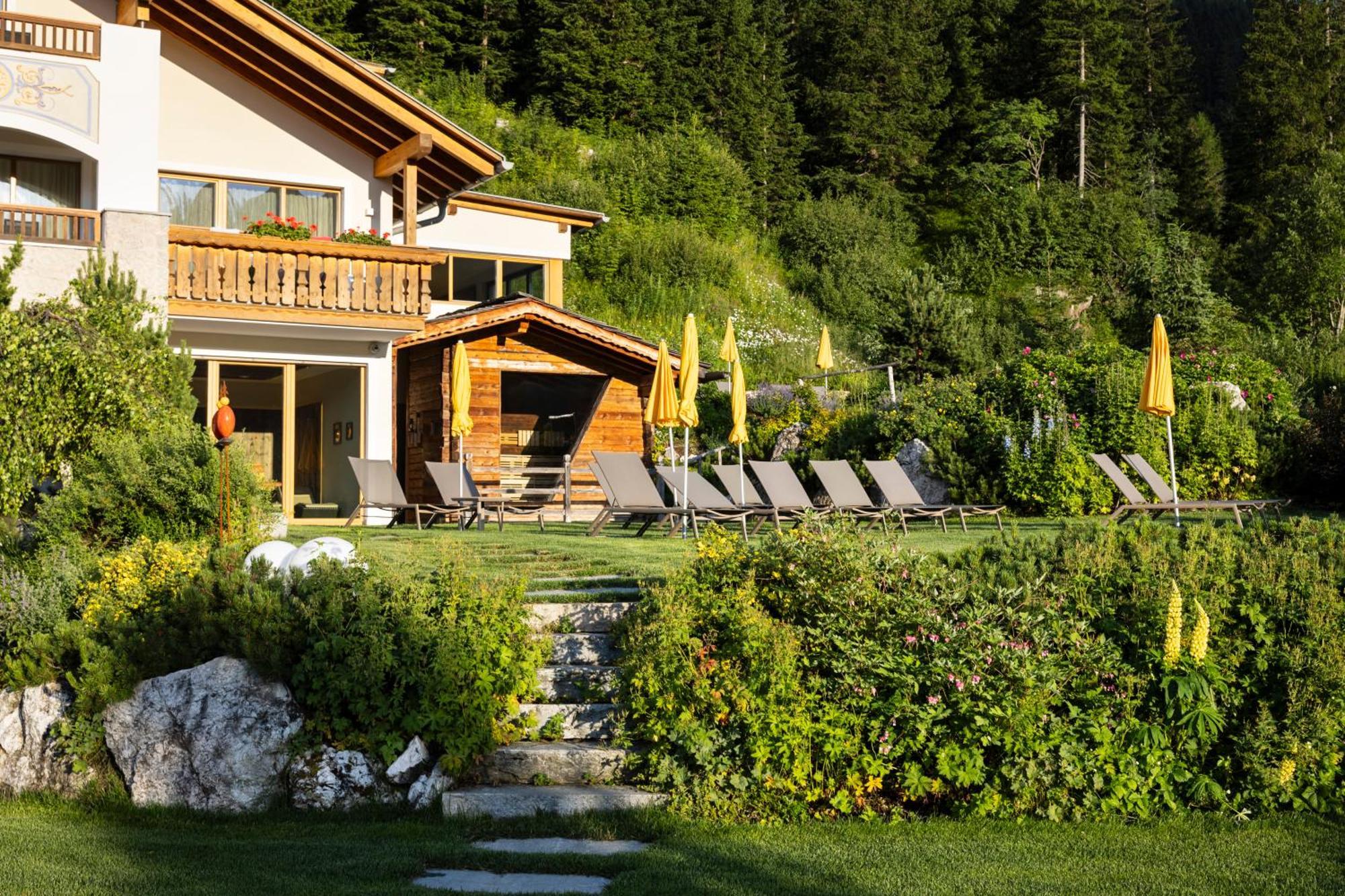 Hotel Costes Corvara In Badia Luaran gambar